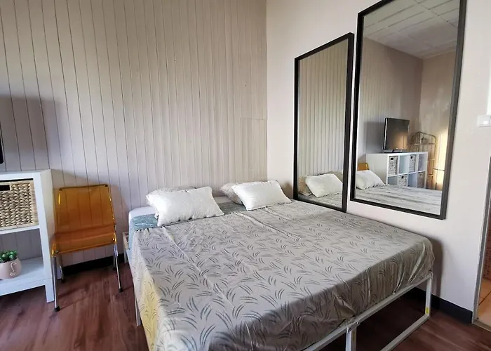 Apartmán Corail - Clim - Wifi - Parking - Piscine - Front De - Proche Commerces Et Centre Fréjus
