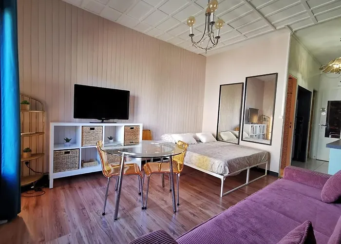 Apartmán Corail - Clim - Wifi - Parking - Piscine - Front De - Proche Commerces Et Centre Fréjus